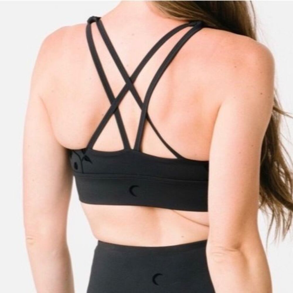 Zyia Black Velvet Floral Light n Tight Strappy Back Sports Bra Size Medium